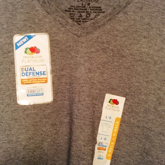 Men's NWT Large Fruit of the Loom Tee - Picture 3 of 3